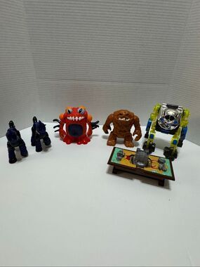 Imaginext Space Alien Exo Suit DC‎ Comics Clayface  Battle Plan Map Ninja Horses
